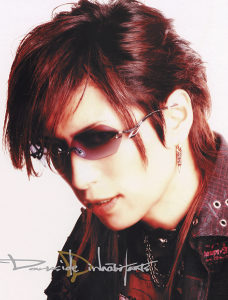 GACKTはなぜサングラスを着用？→光に弱い。プロデュースブランド一覧