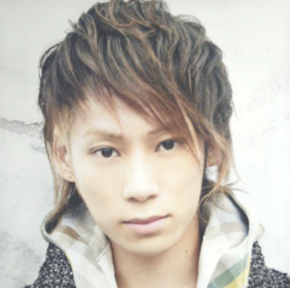 Takuya 髪型と色 若い頃と現在 アシメ 短髪や眼鏡キャップ ハゲる前に美容室で Rock Note