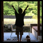 Tomoyaが結婚発表。相手(嫁)の名前と顔(画像・写真)。馴れ初めと交際期間第一子や子供は?過去の彼女は美人でかわいい?