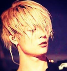 TORU(ワンオク)はギターが上手いの下手のか(評判・メーカー機種)。出身中学と高校大学(卒アル)画像・動画