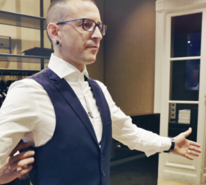 チェスター・ベニントンの死因は自死。当時のリンキンの解散説と来日払い戻し。TAKAらも追悼