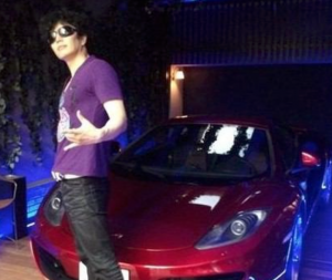 GACKTの接触事故で神対応。ベントレーの傷は？当て逃げ(画像)