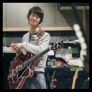 田原健一のギターは上手いor下手?。使用機と皇帝の由来