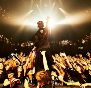 MIYAVIのライブの魅力。インスタには嫁・子供も登場！歴代の髪型一覧