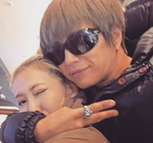 GACKTのInstagramの歴史。妹・ﾊﾞｽﾀｵﾙ・中指・足・ﾍﾞﾝﾄﾚｰ(画像)